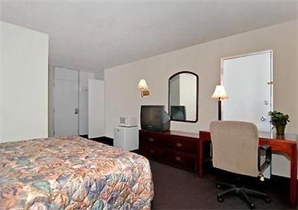 Airport Parkway Inn Charlotte Room photo